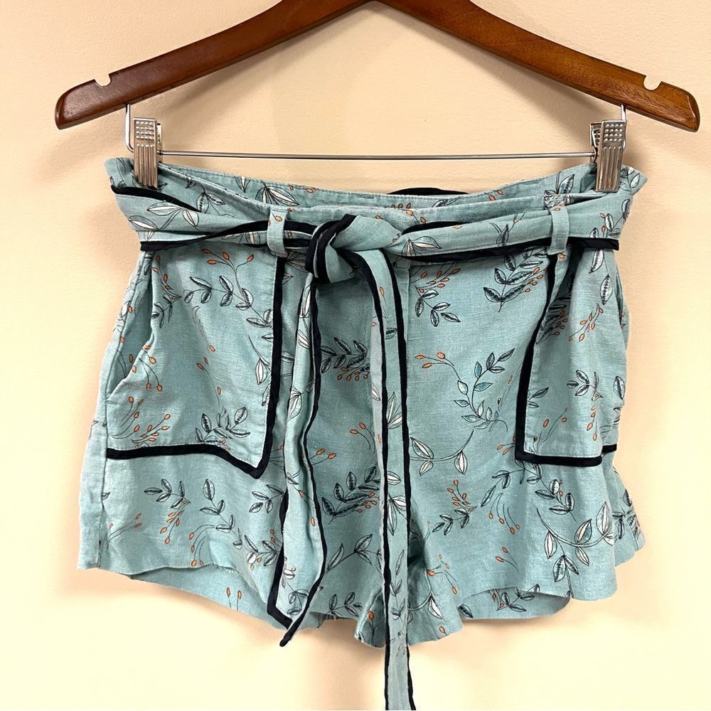 Loft linen blend tie shorts. Size 2/4